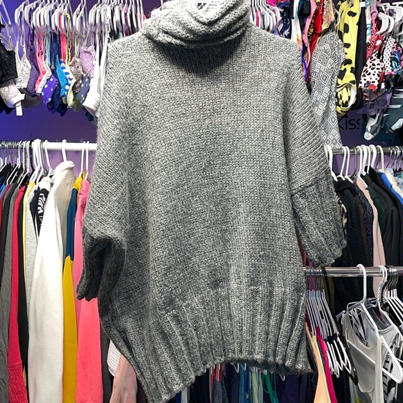 Knit grey sweather mid sleeved turtle neck no size or brand looks home made - Picture 1 of 5